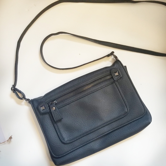 Nicole Miller Handbags - ⭐ 3 for 10 ⭐Nicole Miller Faux LeatherPurse